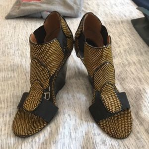 Kelsi dagger animal print wedge